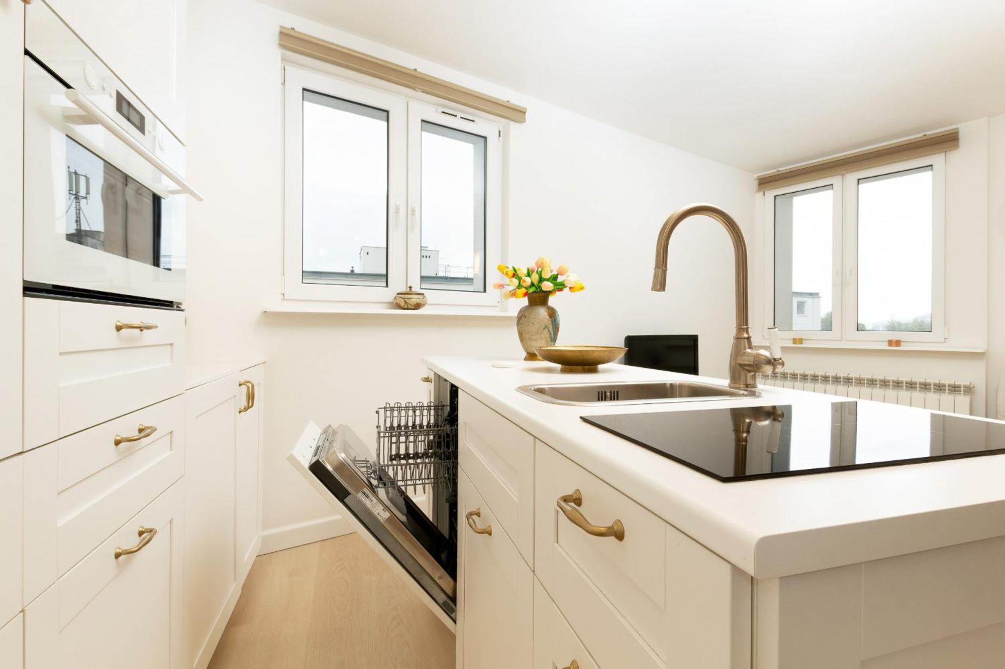 Sunny For 5 People By Renters